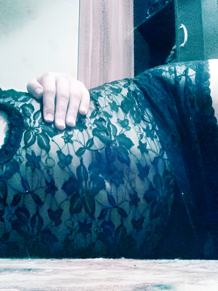 Рената привлекальеная девушка из Венев цена от 5000 руб