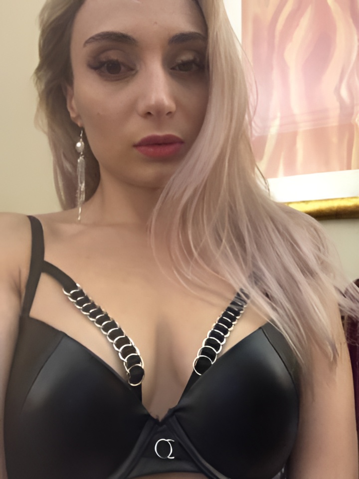 Таня привлекальеная девушка из Венев цена от 5000 руб