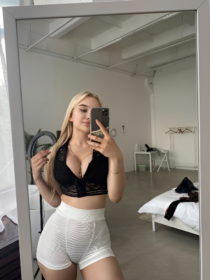 Виктория привлекальеная девушка из Венев цена от 2500 руб