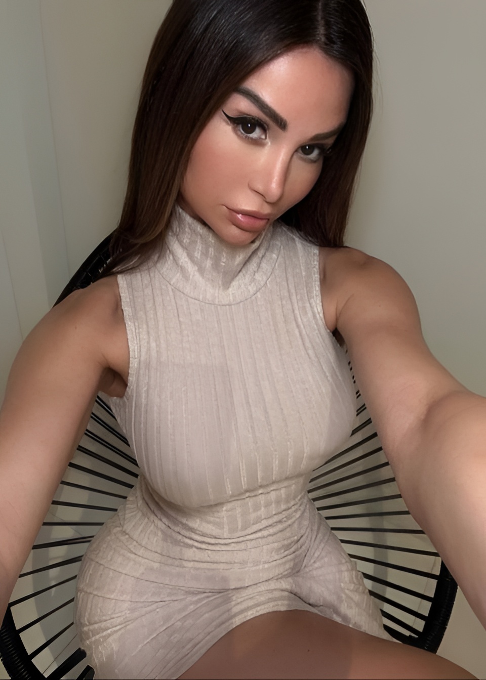 Дина привлекательная девушка из Венев цена от 8000 руб