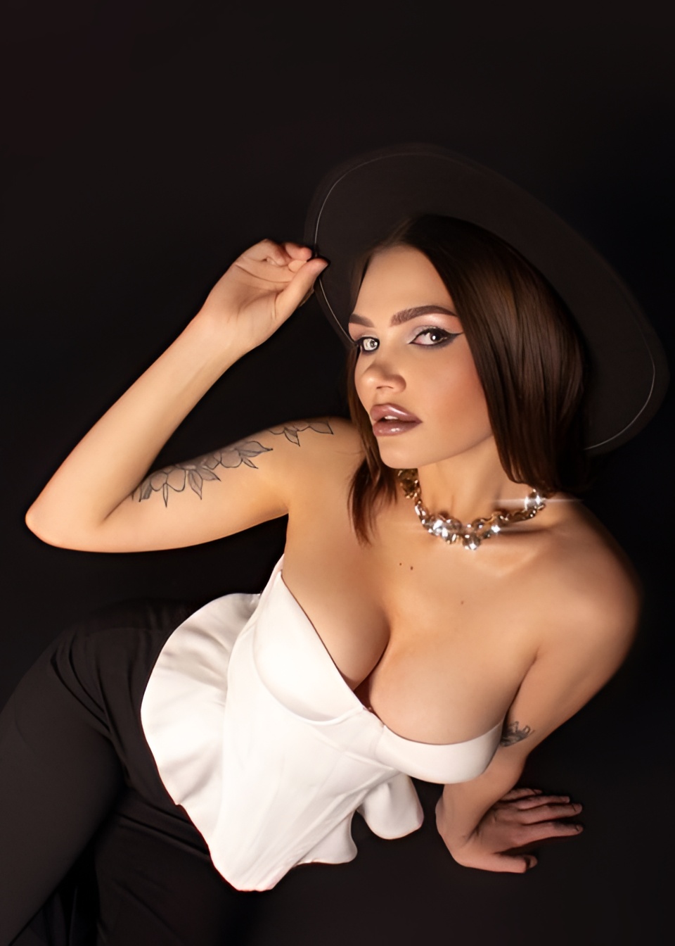 Яна привлекательная девушка из Венев цена от 6000 руб