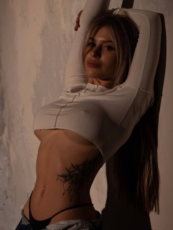 Лика привлекательная девушка из Венев цена от 3000 руб