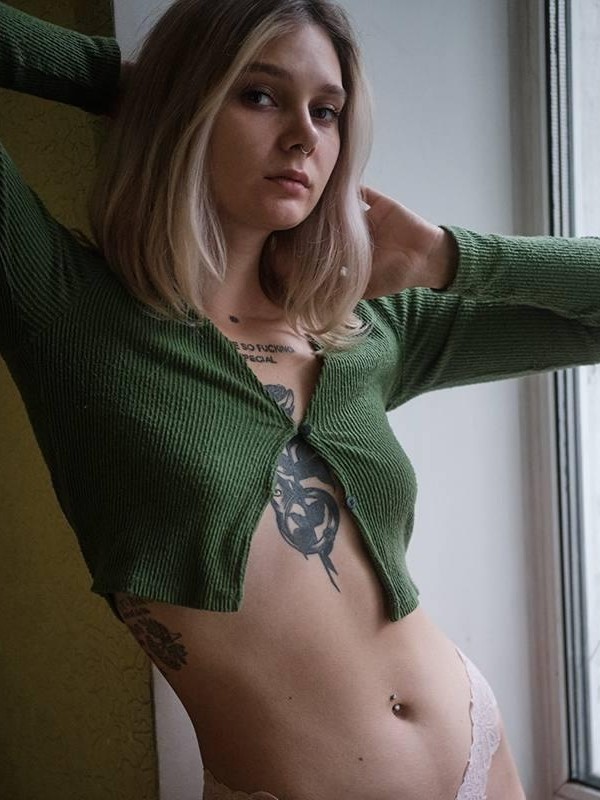 Елена привлекательная девушка из Венев цена от 4000 руб