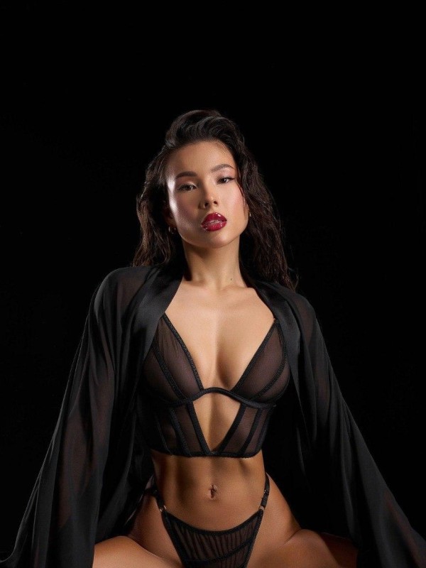 Светка привлекательная девушка из Венев цена от 5000 руб